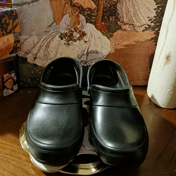 πππππCROCS Classic Black Ladyπ©΄π Size 7 ,Nice Gift Giving Item.π’π€β΅π£ - Picture 2 of 15